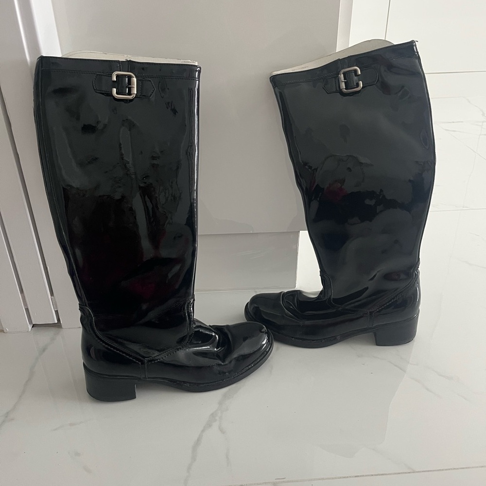 Black Winter Rain Boots with Knee High Design and Glossy Finish